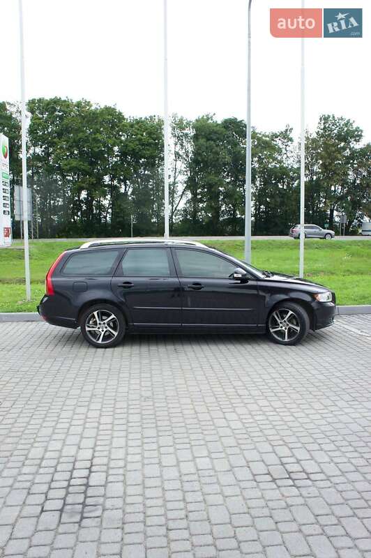 Универсал Volvo V50 2011 в Сколе