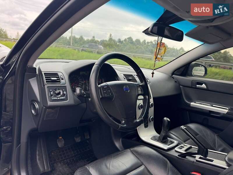 Универсал Volvo V50 2011 в Сколе