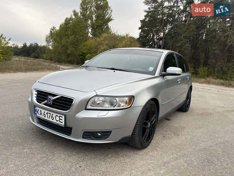 Универсал Volvo V50 2008 в Ахтырке