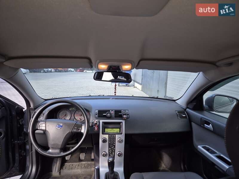 Универсал Volvo V50 2010 в Львове