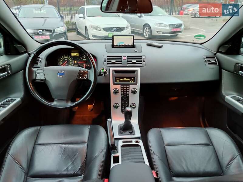 Универсал Volvo V50 2012 в Киеве