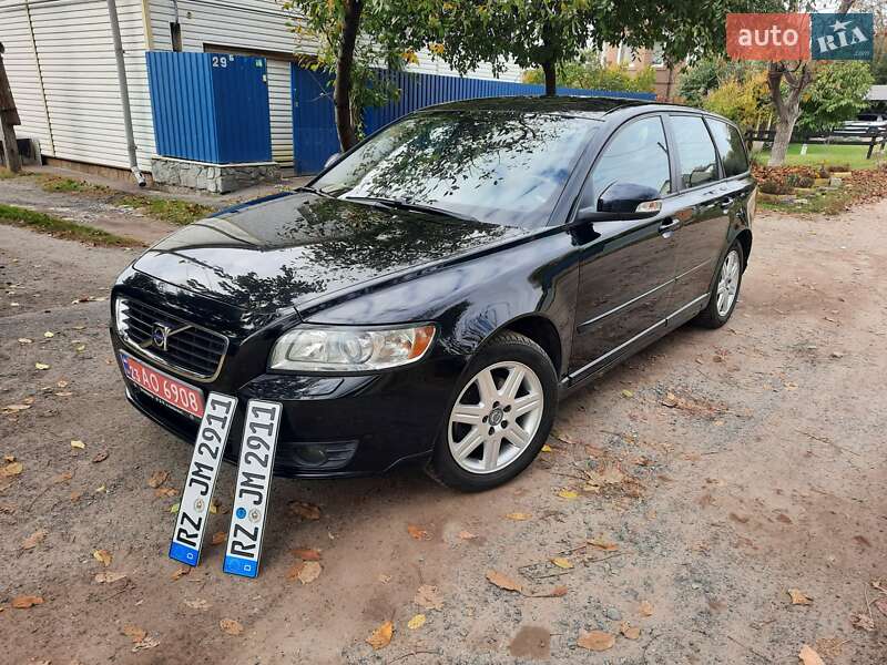 Універсал Volvo V50 2010 в Полтаві