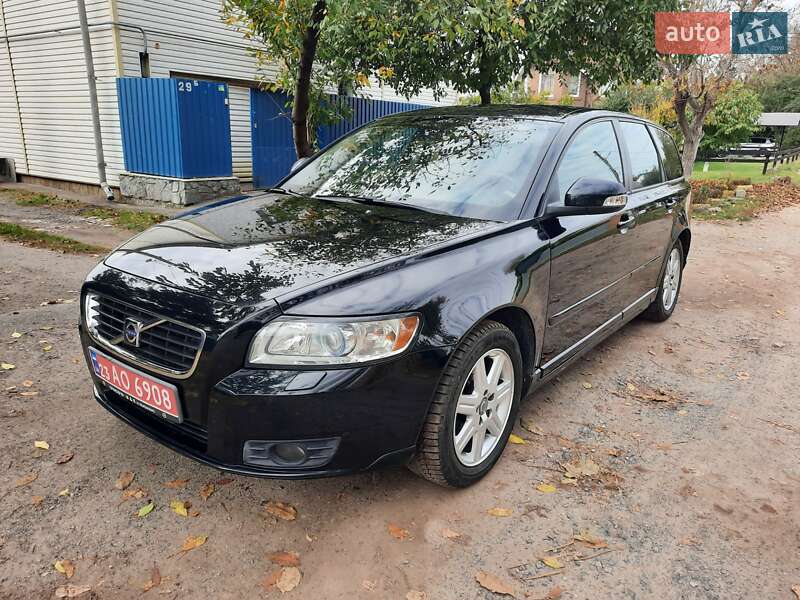 Універсал Volvo V50 2010 в Полтаві