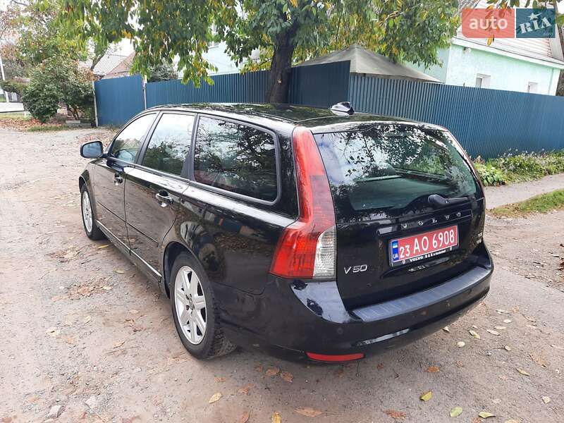 Універсал Volvo V50 2010 в Полтаві