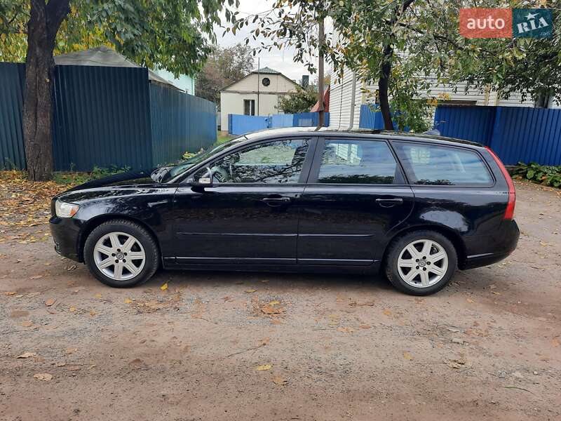 Універсал Volvo V50 2010 в Полтаві