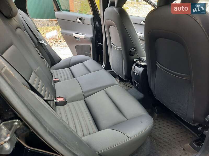 Універсал Volvo V50 2010 в Полтаві