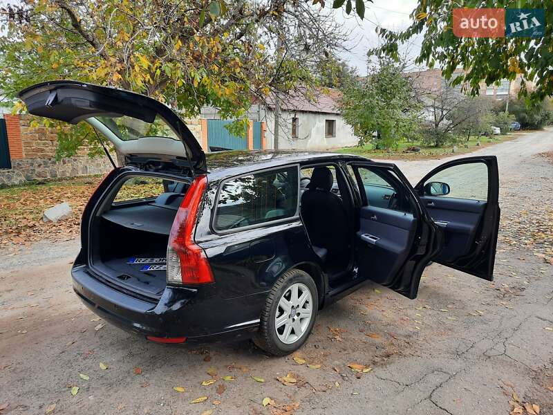 Універсал Volvo V50 2010 в Полтаві