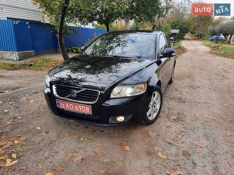 Універсал Volvo V50 2010 в Полтаві