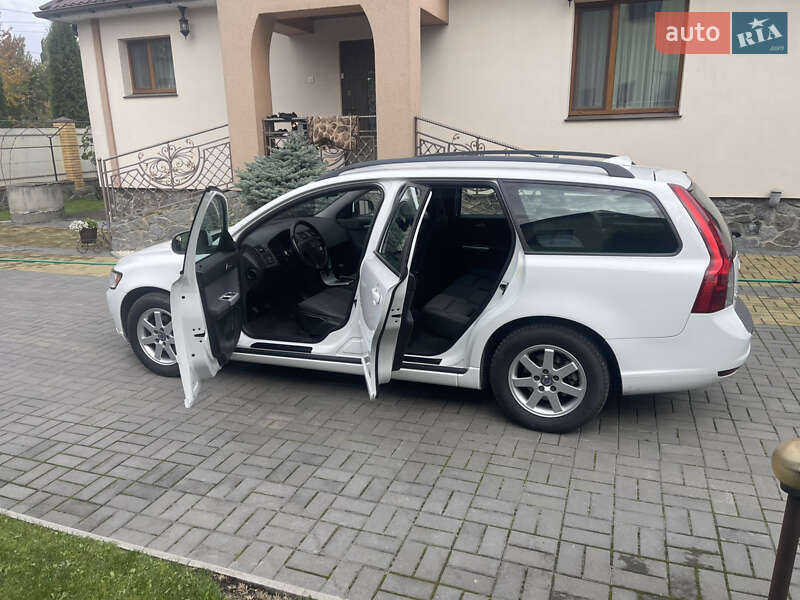 Универсал Volvo V50 2010 в Шепетовке фото 16 Универсал Volvo V50 2010 в Шепетовке