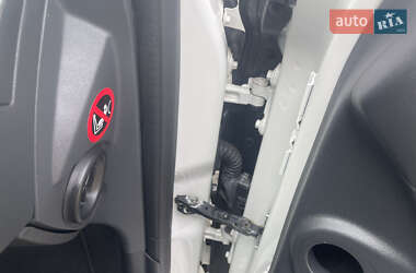 Універсал Volvo V50 2010 в  фото 17 Універсал Volvo V50 2010 в