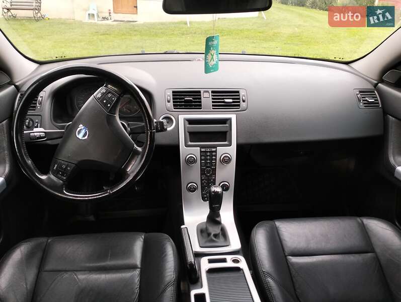 Універсал Volvo V50 2010 в Коломиї