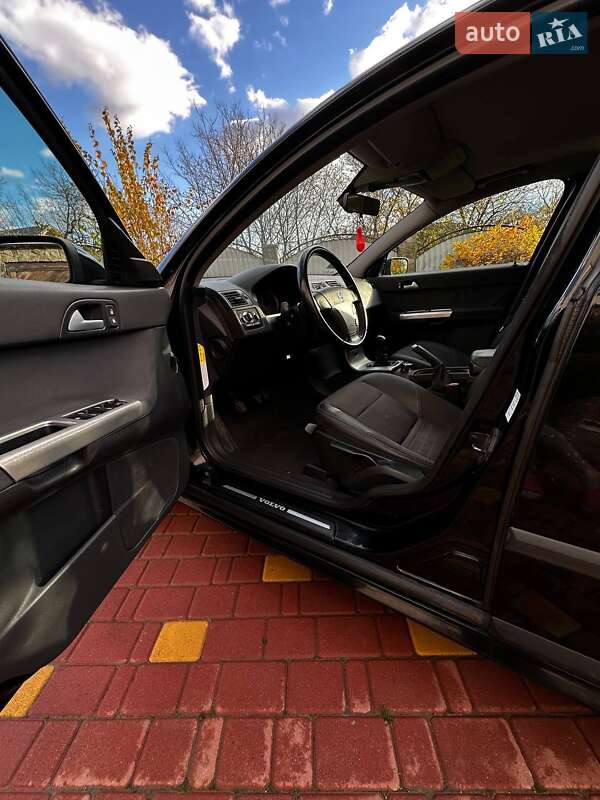 Универсал Volvo V50 2004 в Отынии фото 24 Универсал Volvo V50 2004 в Отынии