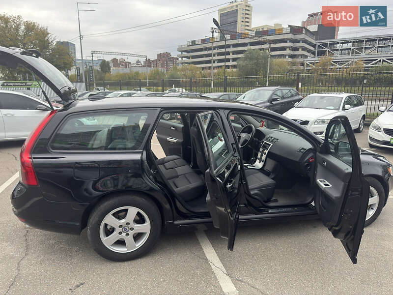 Универсал Volvo V50 2012 в Киеве фото 16 Универсал Volvo V50 2012 в Киеве