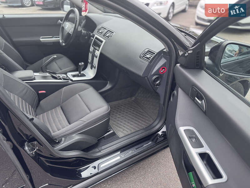 Универсал Volvo V50 2012 в Киеве фото 23 Универсал Volvo V50 2012 в Киеве
