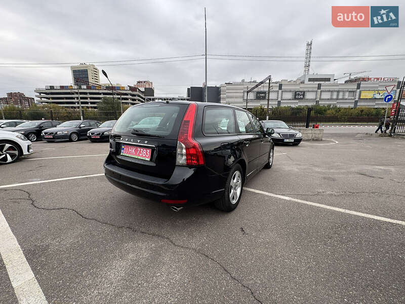Универсал Volvo V50 2012 в Киеве фото 50 Универсал Volvo V50 2012 в Киеве
