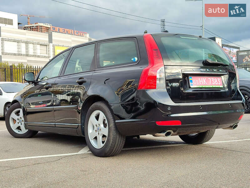 Универсал Volvo V50 2012 в Киеве фото 60 Универсал Volvo V50 2012 в Киеве