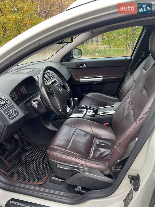 Универсал Volvo V50 2011 в Горишних Плавнях