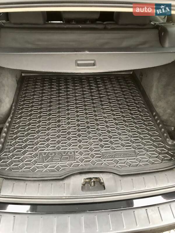 Универсал Volvo V50 2010 в Харькове