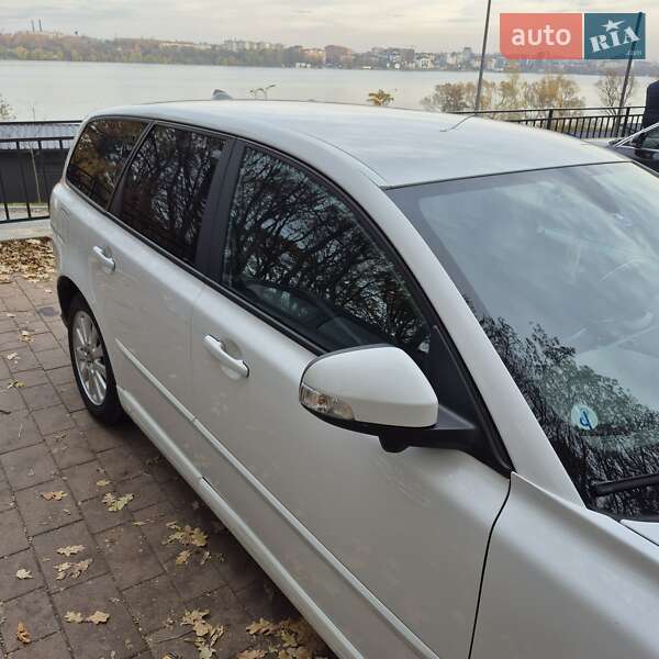 Универсал Volvo V50 2011 в Луцке