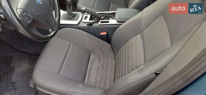 Універсал Volvo V50 2010 в Львові