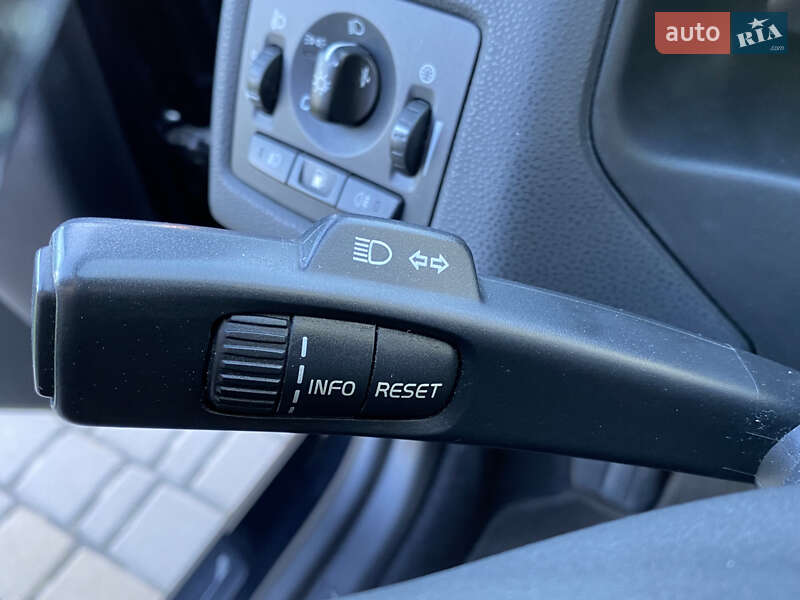 Универсал Volvo V50 2010 в Луцке фото 45 Универсал Volvo V50 2010 в Луцке