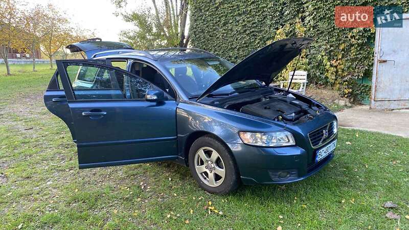 Универсал Volvo V50 2008 в Новояворовске