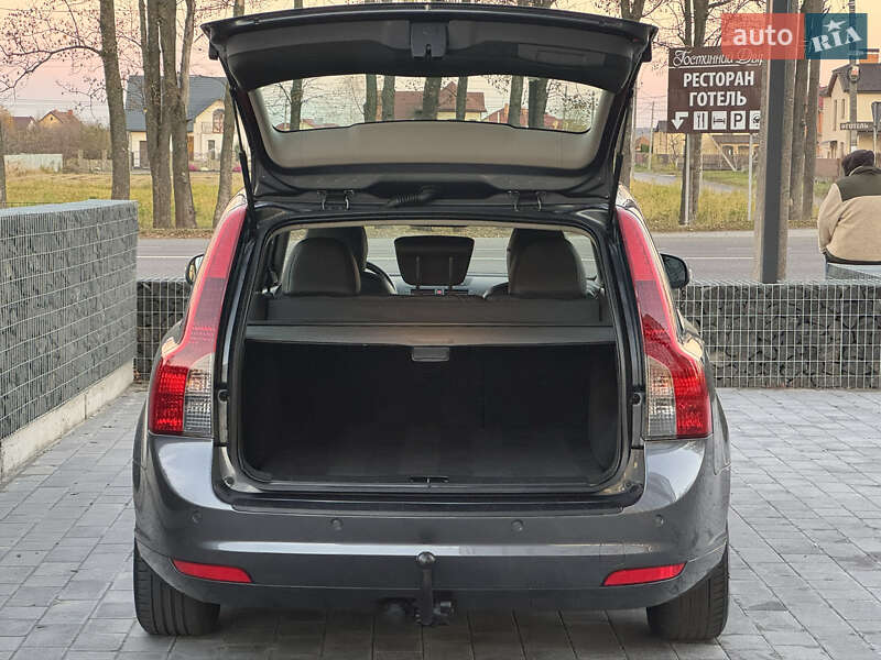 Універсал Volvo V50 2011 в Стрию