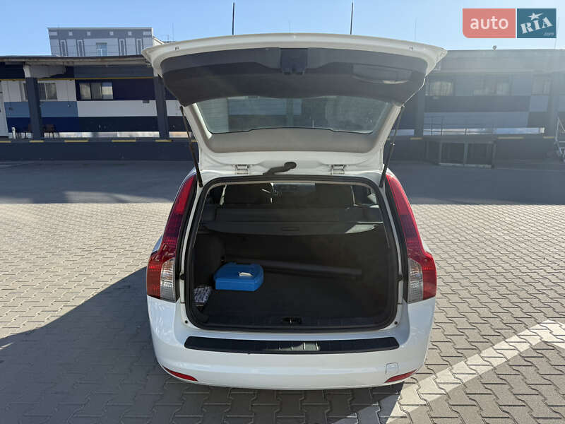 Універсал Volvo V50 2012 в Рівному