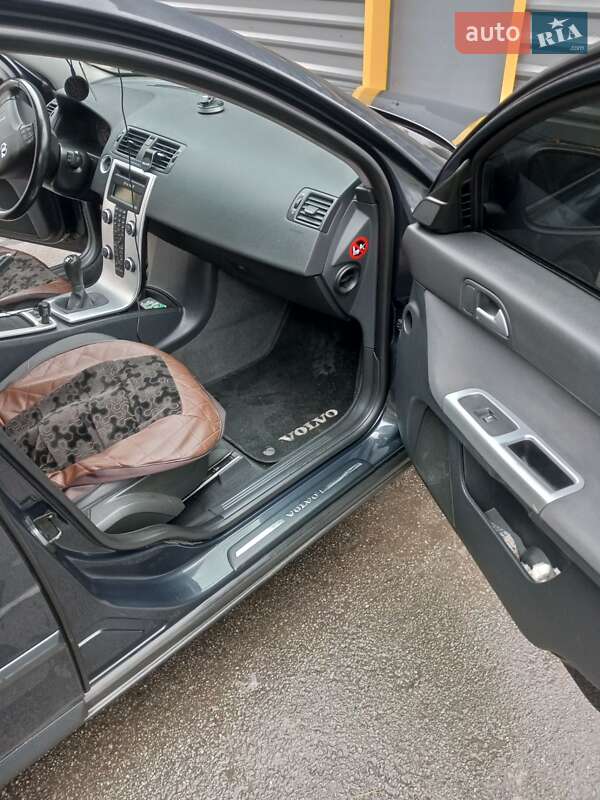 Универсал Volvo V50 2010 в Черкассах фото Универсал Volvo V50 2010 в Черкассах