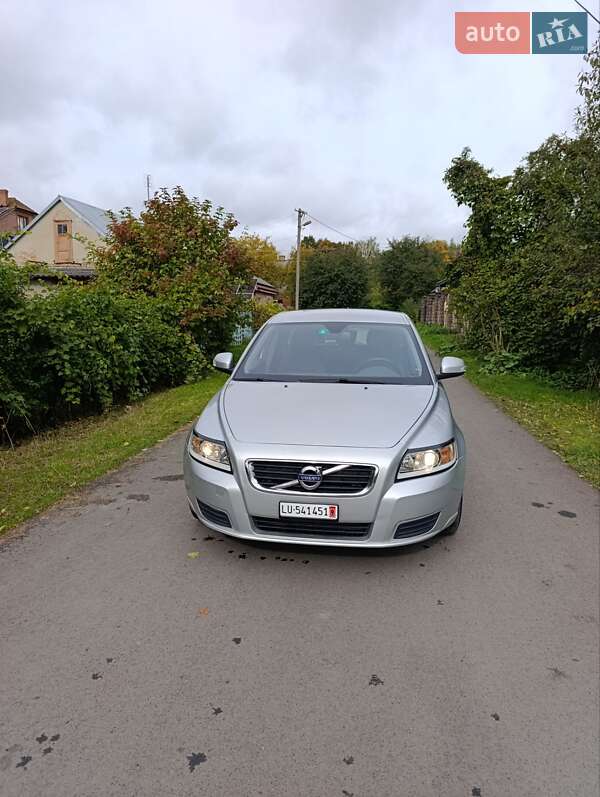 Универсал Volvo V50 2011 в Луцке