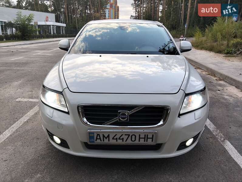Универсал Volvo V50 2010 в Житомире фото 5 Универсал Volvo V50 2010 в Житомире