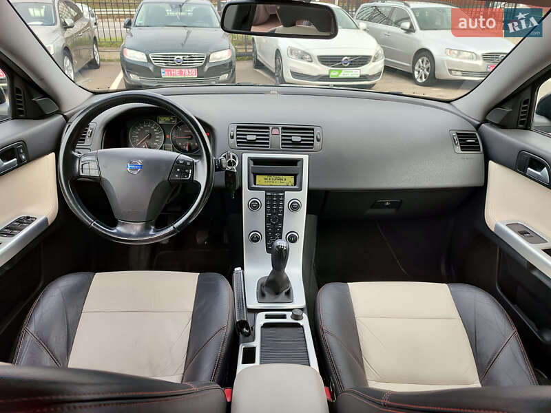 Універсал Volvo V50 2010 в Києві