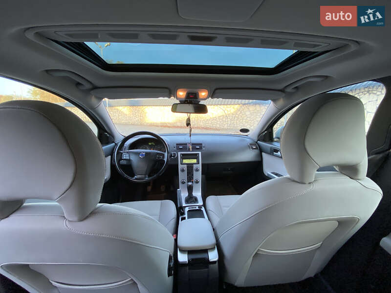 Универсал Volvo V50 2010 в Львове фото 29 Универсал Volvo V50 2010 в Львове