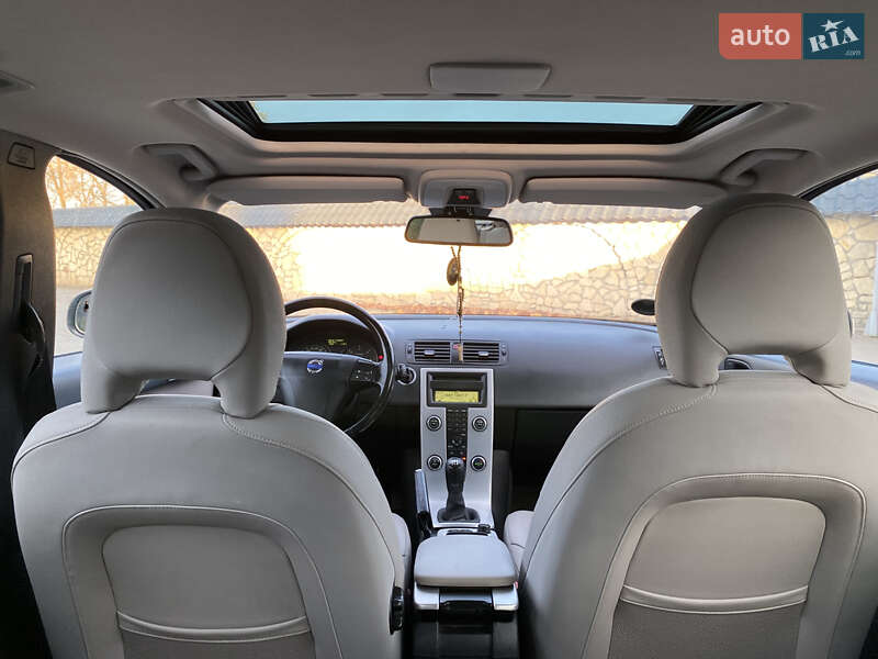 Универсал Volvo V50 2010 в Львове фото 33 Универсал Volvo V50 2010 в Львове