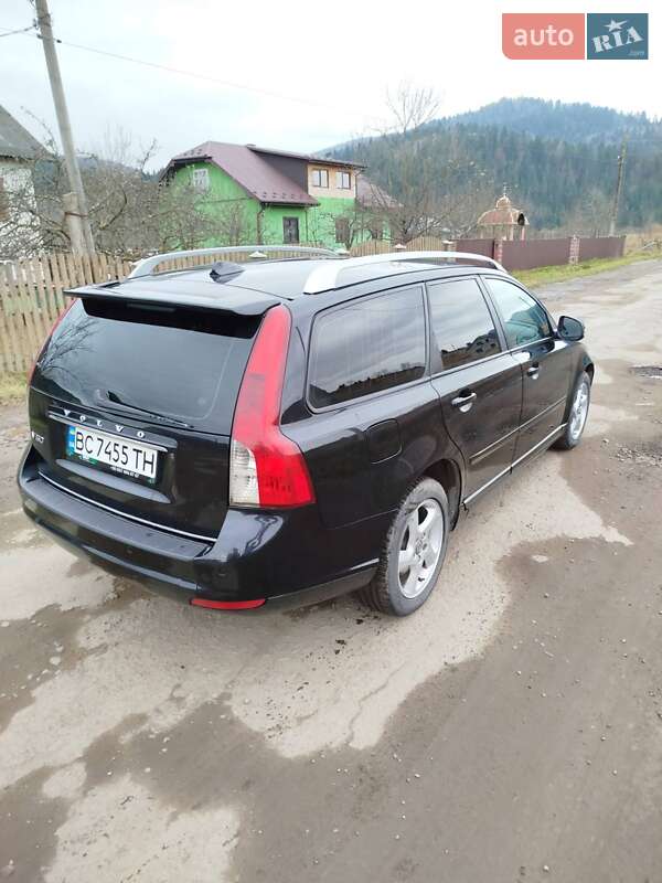 Универсал Volvo V50 2012 в Турке фото 10 Универсал Volvo V50 2012 в Турке