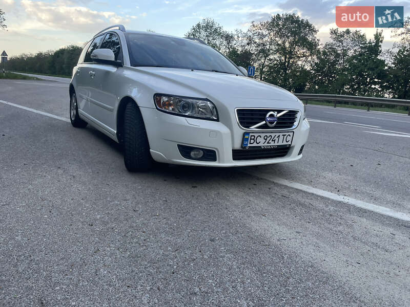 Універсал Volvo V50 2011 в Бродах