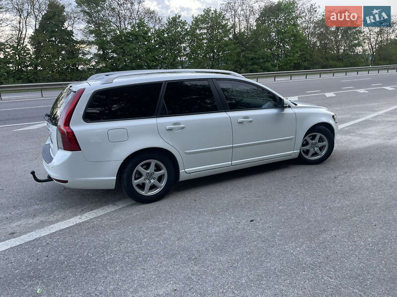 Універсал Volvo V50 2011 в Бродах