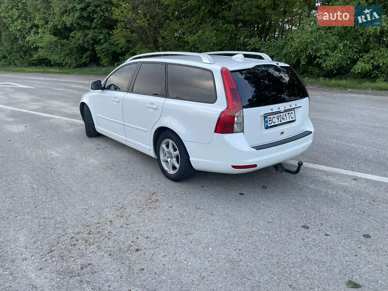 Універсал Volvo V50 2011 в Бродах