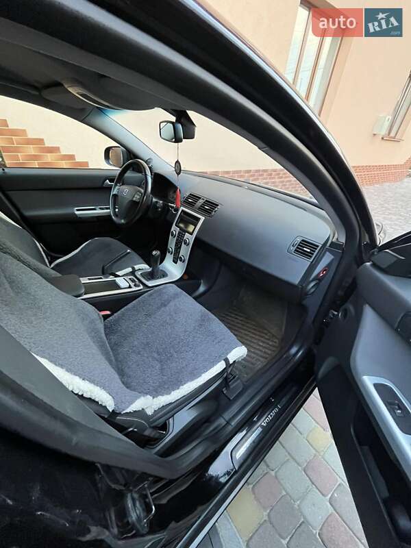 Универсал Volvo V50 2011 в Ивано-Франковске