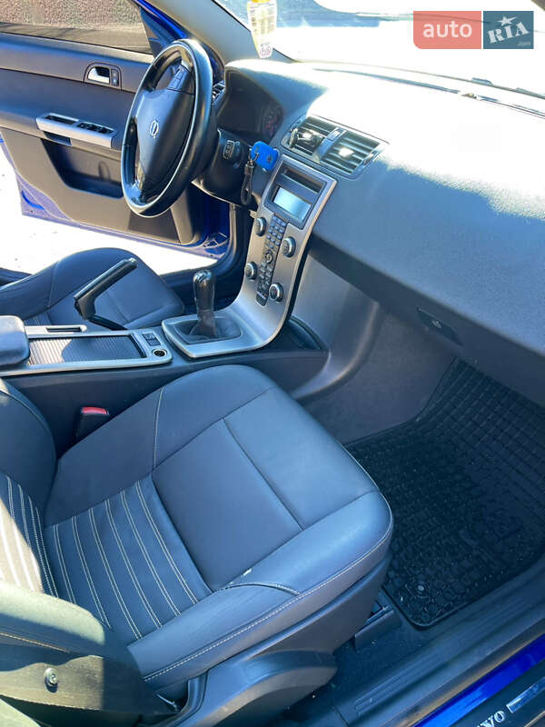 Универсал Volvo V50 2009 в Комарному фото 17 Универсал Volvo V50 2009 в Комарному