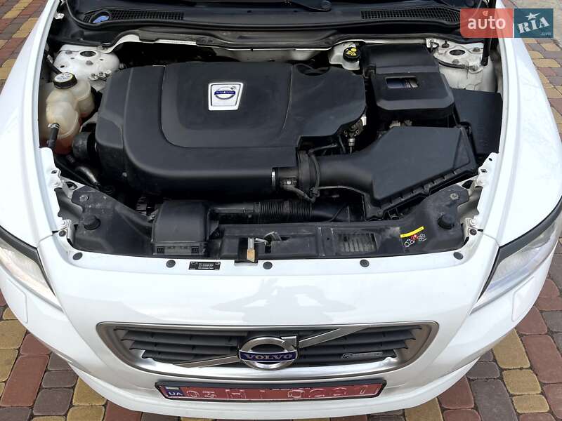 Универсал Volvo V50 2012 в Нежине