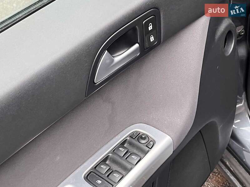 Універсал Volvo V50 2011 в Києві фото 18 Універсал Volvo V50 2011 в Києві