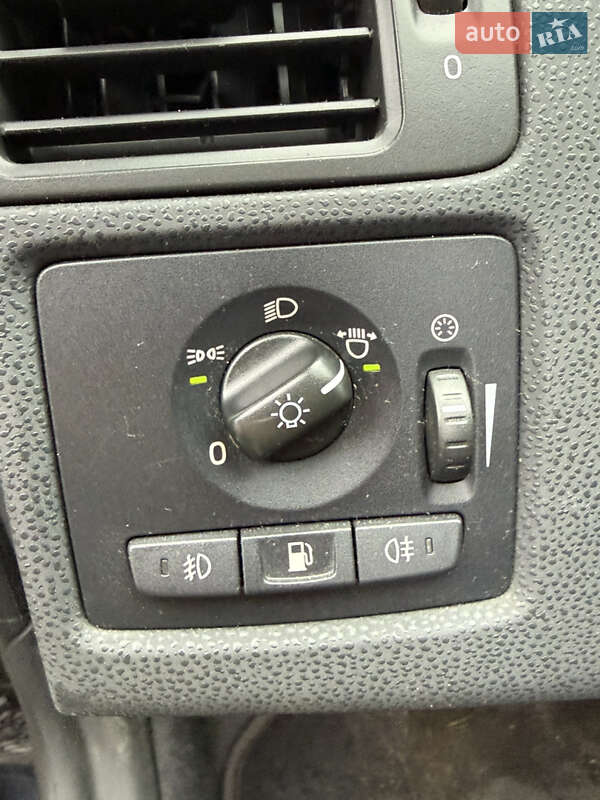 Универсал Volvo V50 2010 в Стрые фото 31 Универсал Volvo V50 2010 в Стрые