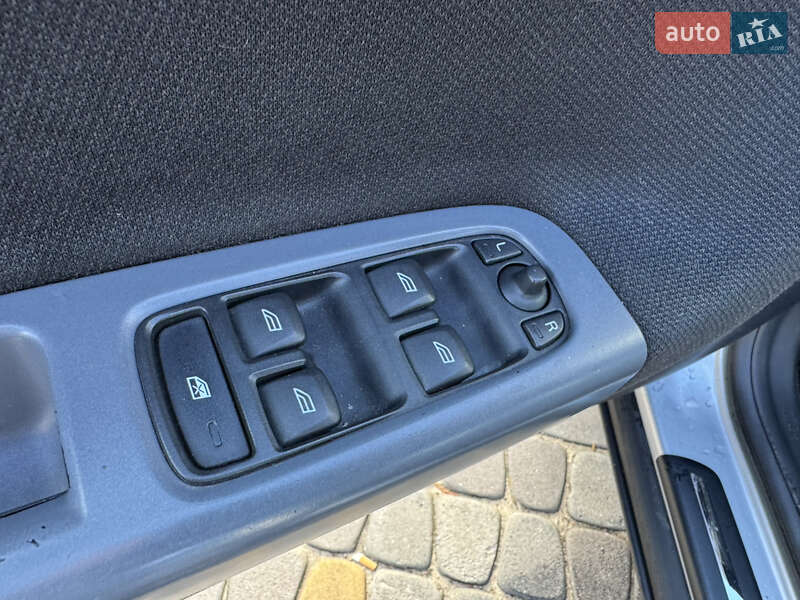 Універсал Volvo V50 2010 в Луцьку