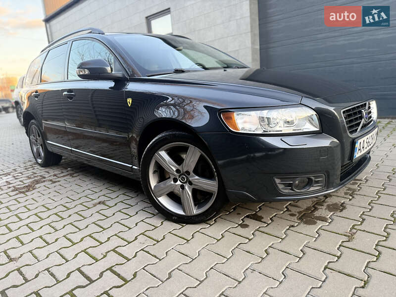 Универсал Volvo V50 2010 в Киеве