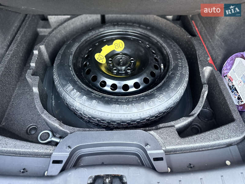 Универсал Volvo V50 2010 в Киеве