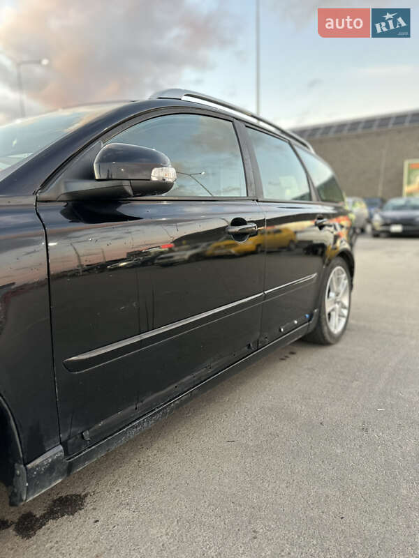 Універсал Volvo V50 2010 в Львові