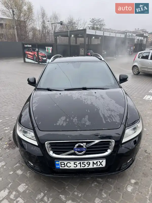 Volvo V50