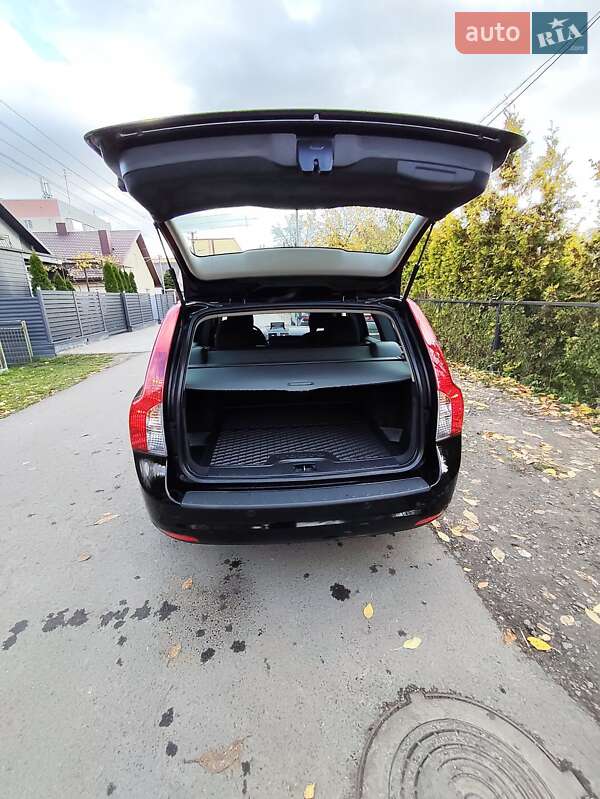 Универсал Volvo V50 2011 в Луцке