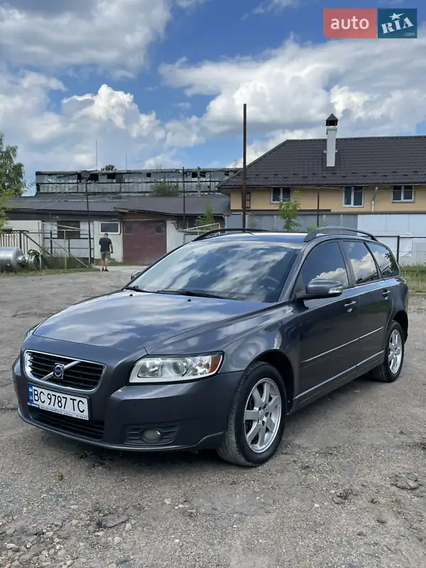 Volvo V50